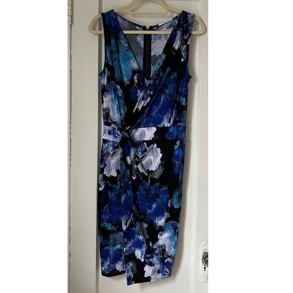 Tahari Dress Women's Size S/P/CH Ruffle blue white printed wrap Ruched sheath - Picture 8 of 12